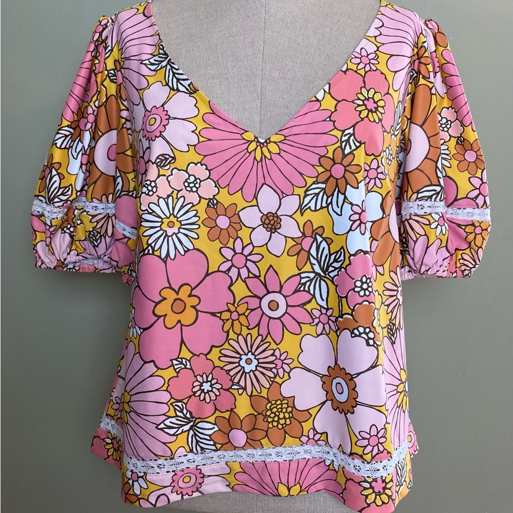 Smith & Quinn floral blouse NWT- Med